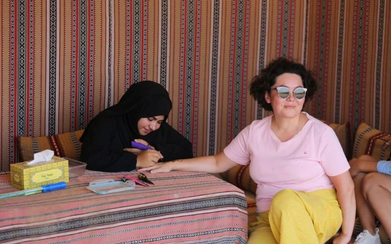 Henna Tattooing in Dubai Desert