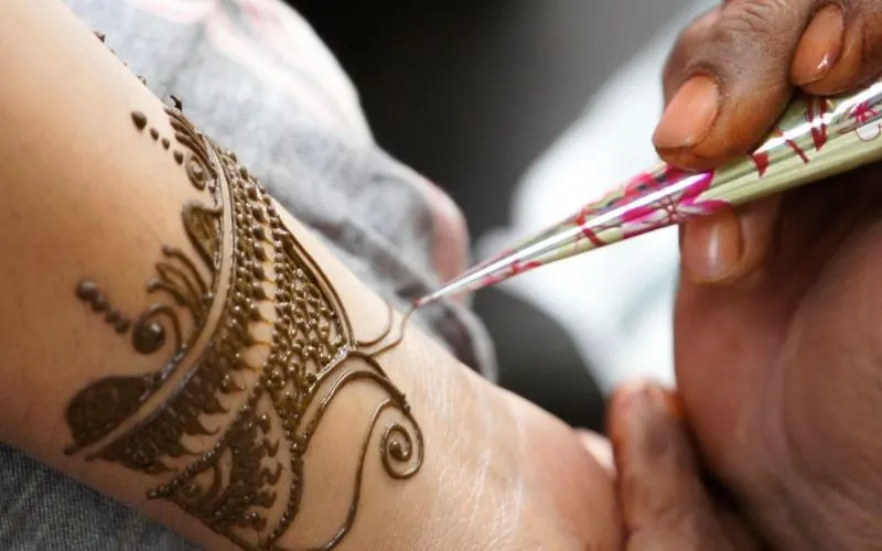 Desert Safari henna painting